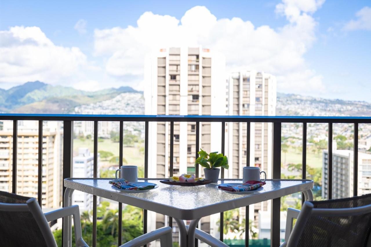 Beautiful Mountain Views Condo, Parking Is Free! Honolulu Exterior foto