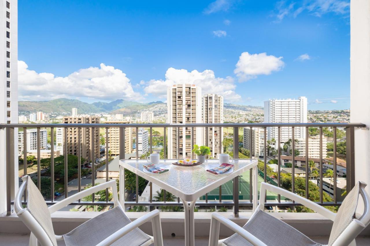 Beautiful Mountain Views Condo, Parking Is Free! Honolulu Exterior foto